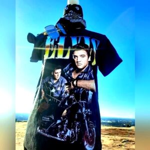 NEW💙ELVIS🎸t-shirt ❤. Sunglasses and bandanna included🏍